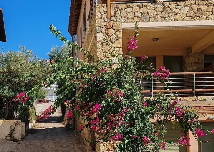 Mare Lydia Nyaraló *