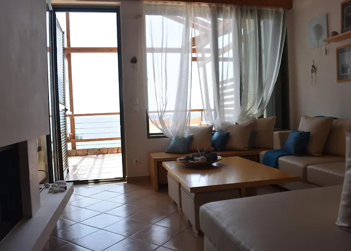 Mare Lydia Nyaraló Ajía Paraszkeví